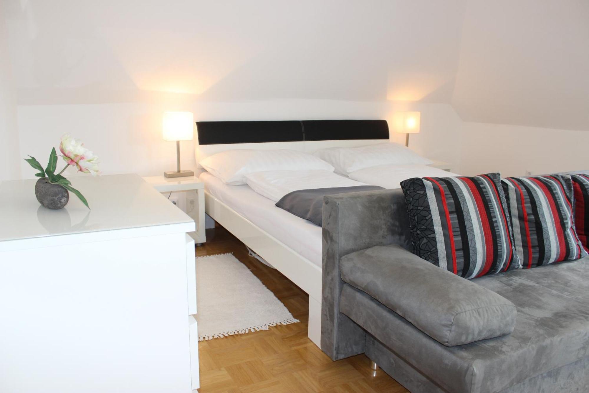 Ferienwohnung Und Gaestezimmer Korb Krumpendorf Exterior photo