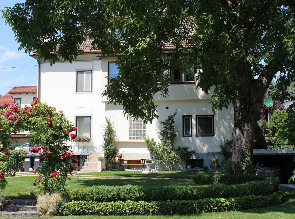 Ferienwohnung Und Gaestezimmer Korb Krumpendorf Exterior photo
